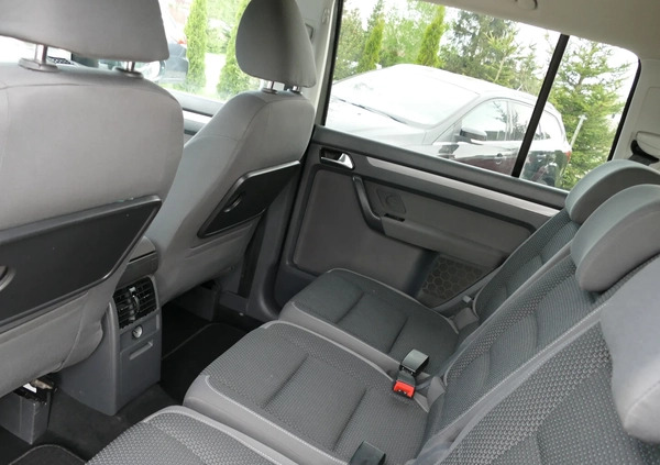Volkswagen Touran cena 32900 przebieg: 220000, rok produkcji 2011 z Rzeszów małe 121